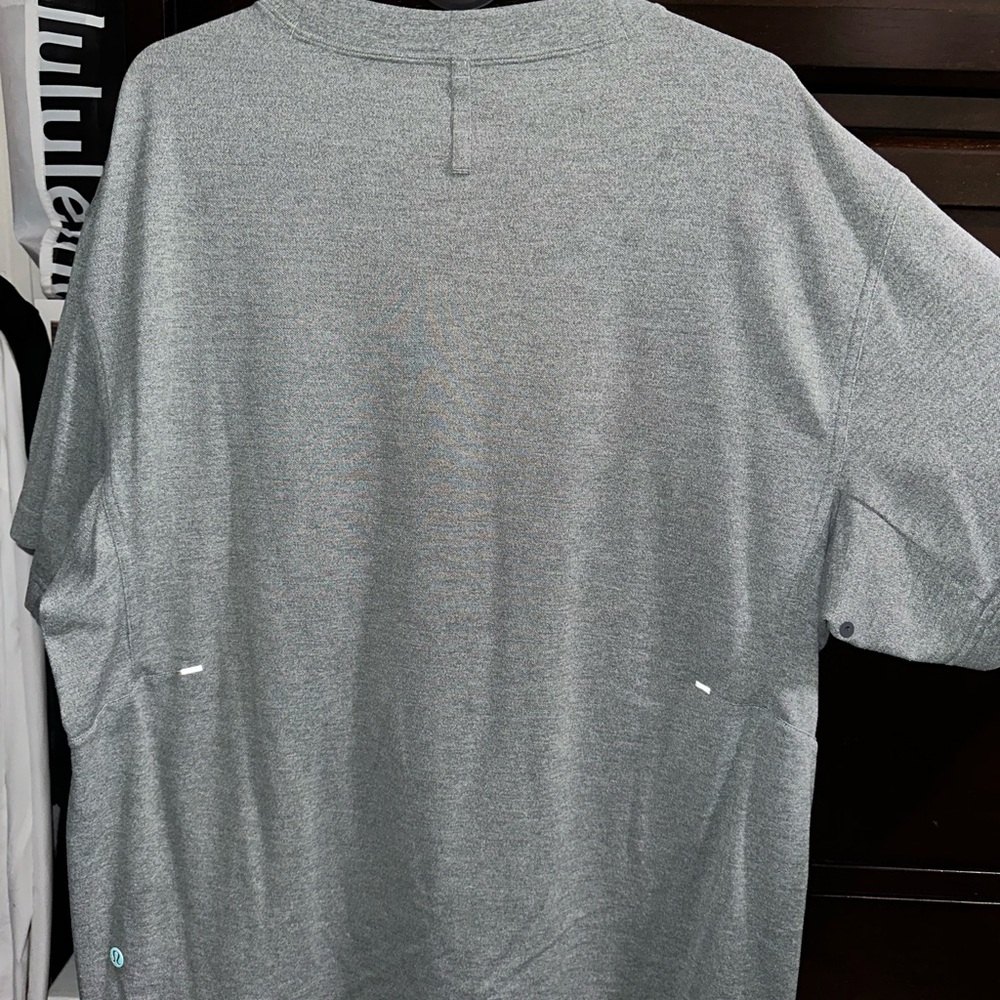 LuluLemon Relaxed-Fit Training Short
Sleeve Shirt
